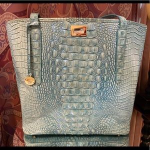 Brahmin EUC Annika in Astral. Good used condition Addy.